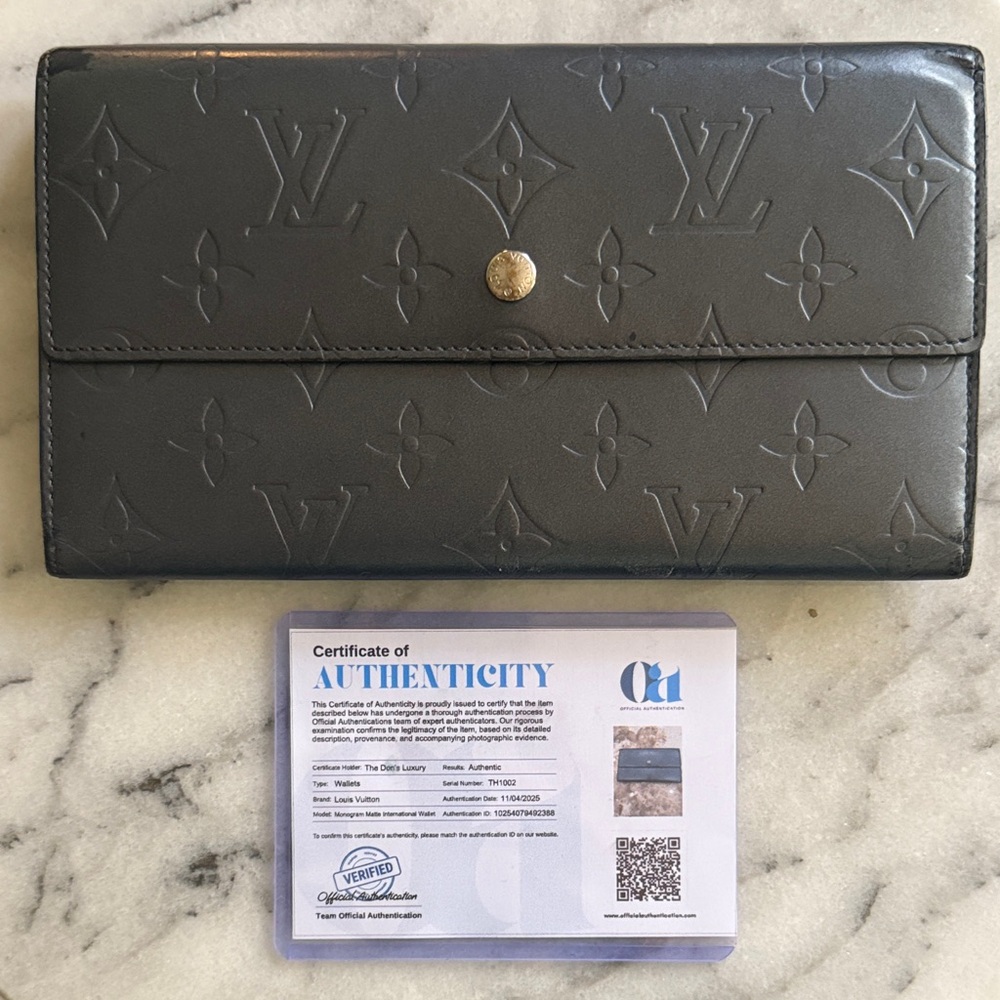 Louis Vuitton Matte Vernis Charcoal Monogram International Wallet
